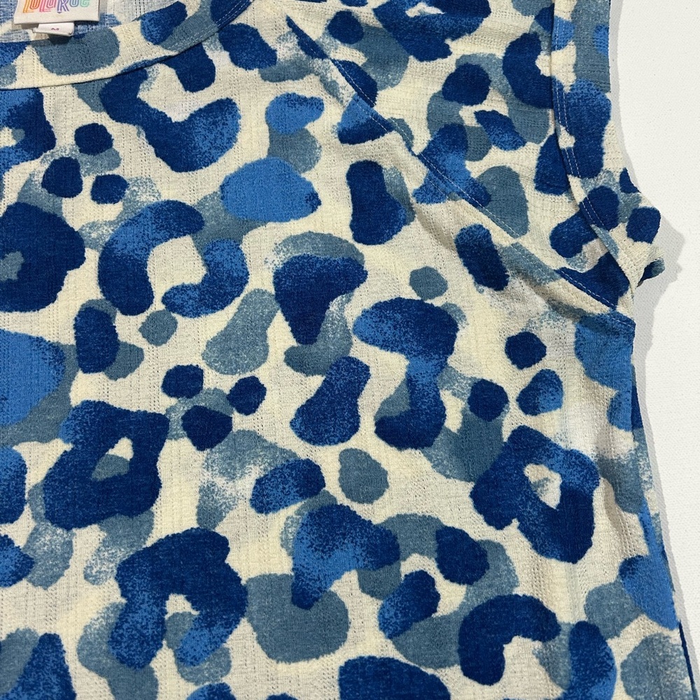 Lularoe Medium Blue Patterned Ashley Women’s Top - Picture 4 of 6